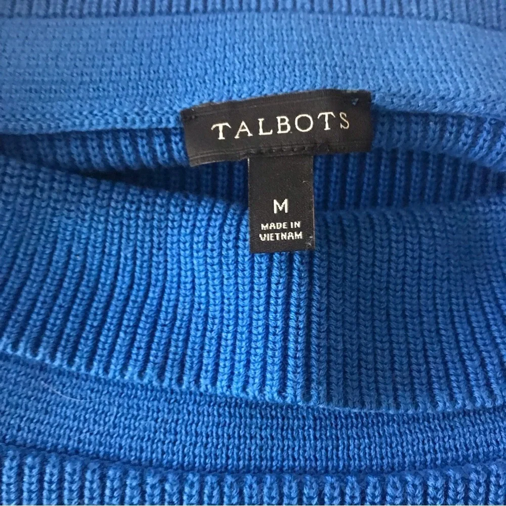 Talbots size M royal blue long sleeve sweater Side slits round neck‎
